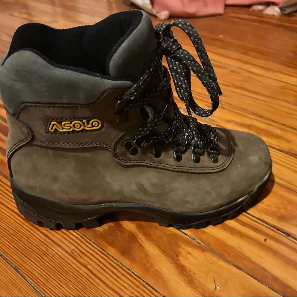 Asolo hiking boots AFX 535 vibram soles, used 20-30 min. women’s size 9 Italy